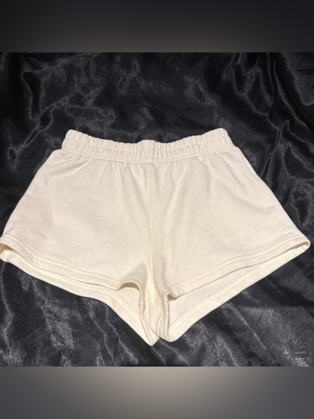 Cream Elastic Waist Casual Shorts